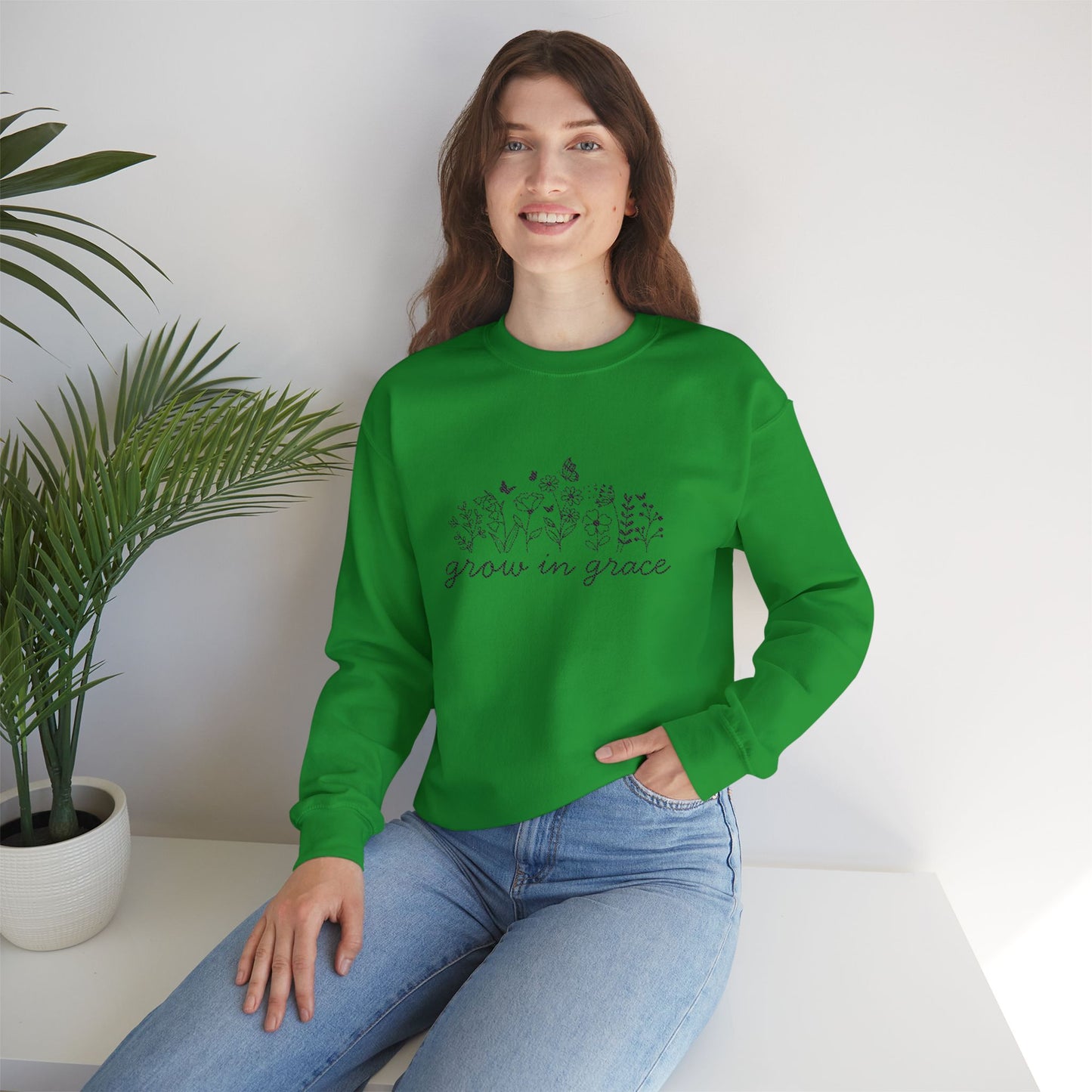 Grow in grace Crewneck Sweatshirt - black stitching